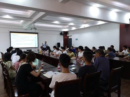 说明: D:\2019年工作\个人事务\Kersten教授\德国美恩茨大学Micheal Kersten教授应邀来十大赌博网站排行榜
做讲座报告\德国美恩茨大学Micheal Kersten教授应邀来十大赌博网站排行榜
做讲座报告\Kersten教授讲座报告现场一.jpg